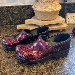 Dansko clogs size 10